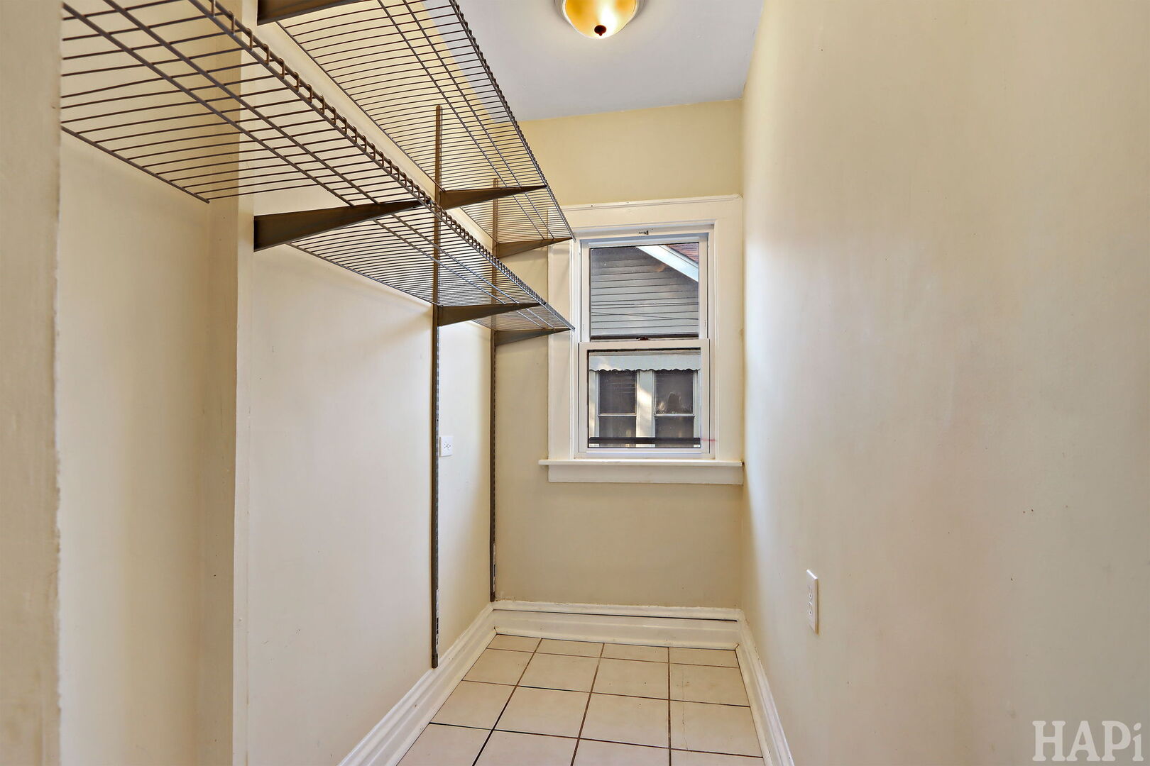 619 North Butrick Street Waukegan, IL 60085 - Photo 7 of 20 a view of an entryway