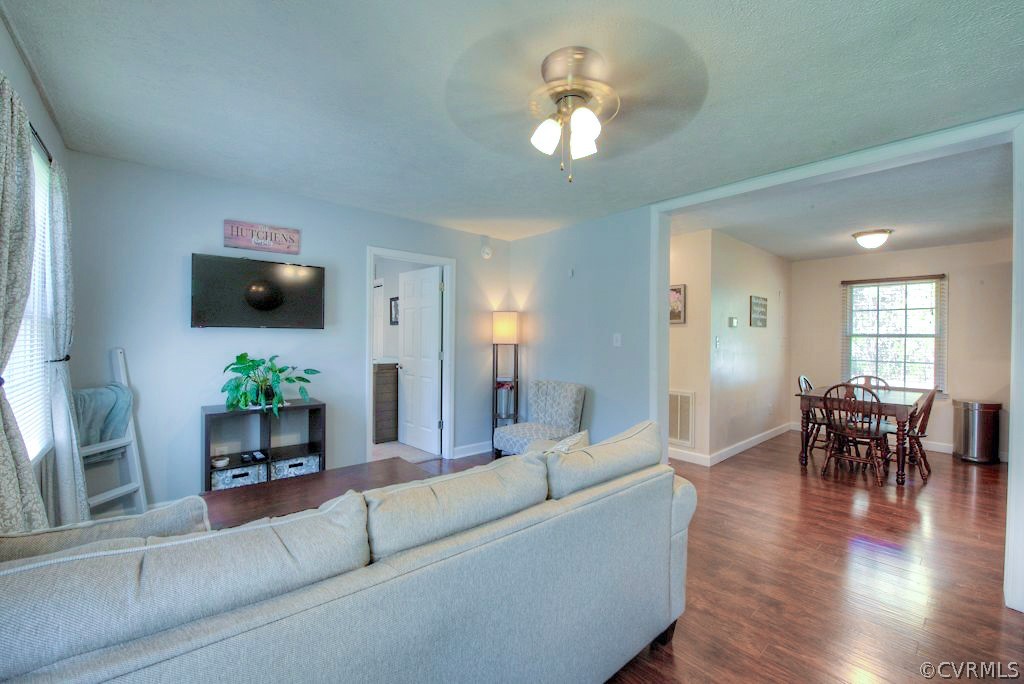 6045 Adkins Road Providence Forge, VA 23140 - Photo 6 of 31 Gallery Image 6