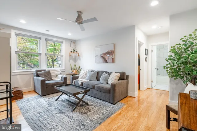 $1,995 | 4004 Beecher Street Northwest, Unit 201, Washington, DC 20007