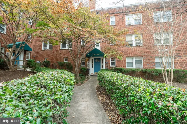 $1,995 | 4004 Beecher Street Northwest, Unit 201, Washington, DC 20007