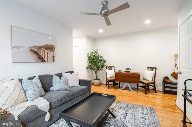 $1,995 | 4004 Beecher Street Northwest, Unit 201, Washington, DC 20007