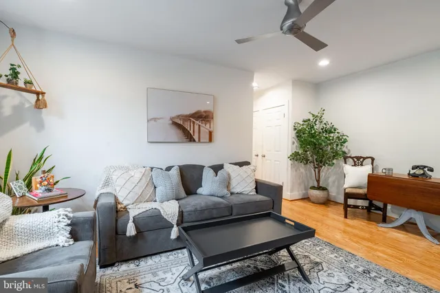 $1,995 | 4004 Beecher Street Northwest, Unit 201, Washington, DC 20007