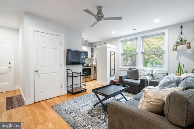 $1,995 | 4004 Beecher Street Northwest, Unit 201, Washington, DC 20007