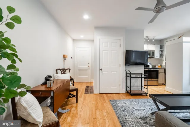 $1,995 | 4004 Beecher Street Northwest, Unit 201, Washington, DC 20007