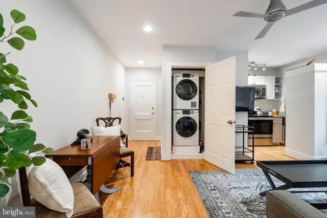 $1,995 | 4004 Beecher Street Northwest, Unit 201, Washington, DC 20007