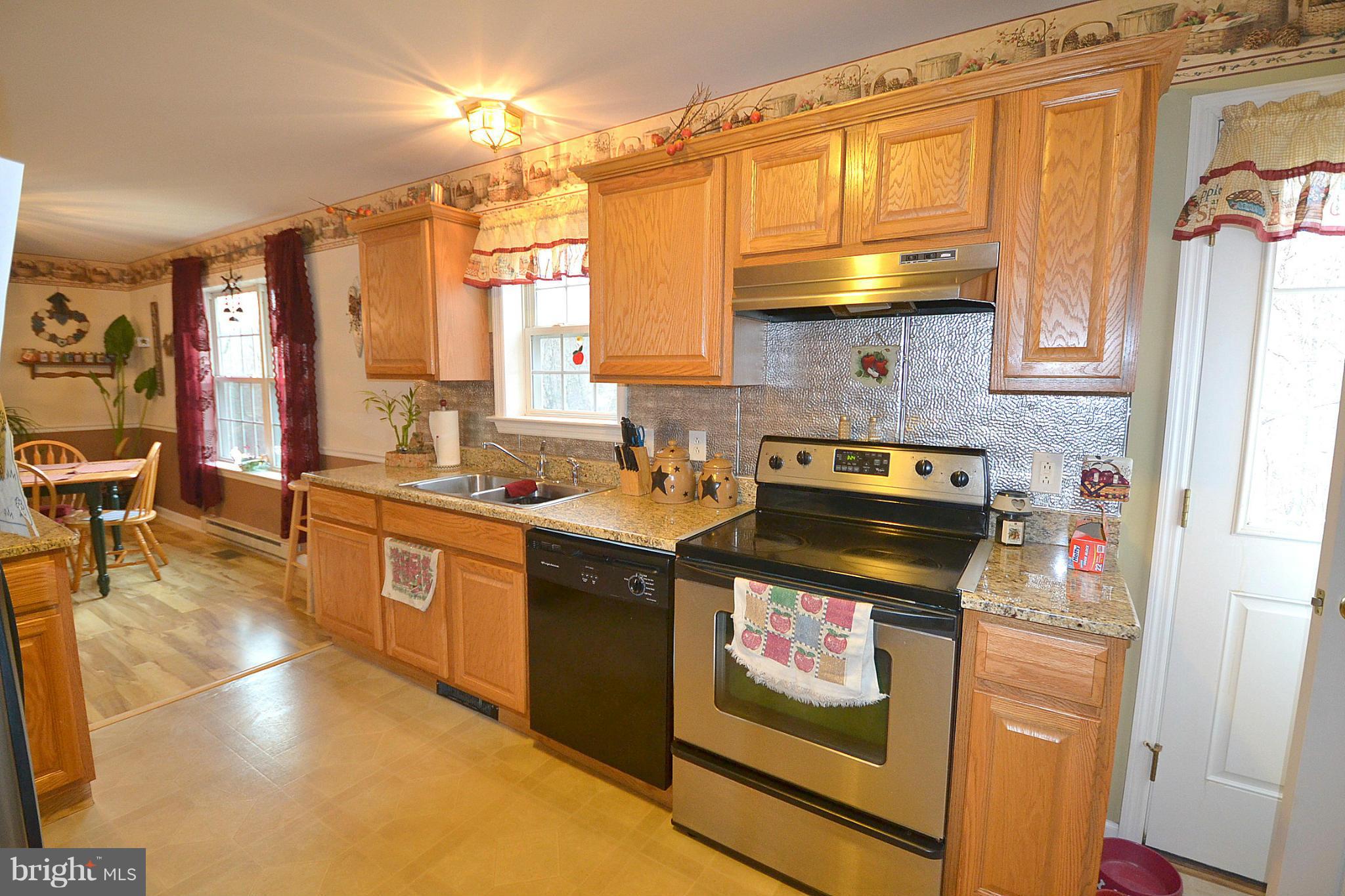 259 McCubbin Road Winchester, VA 22603 - Photo 4 of 30 Kitchen