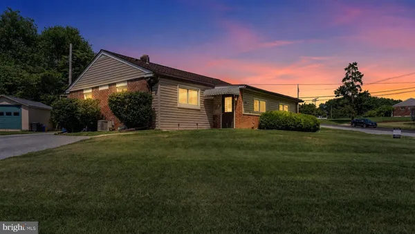$369,999 | 2220 Baldwin Run Lane, Aston, PA 19014