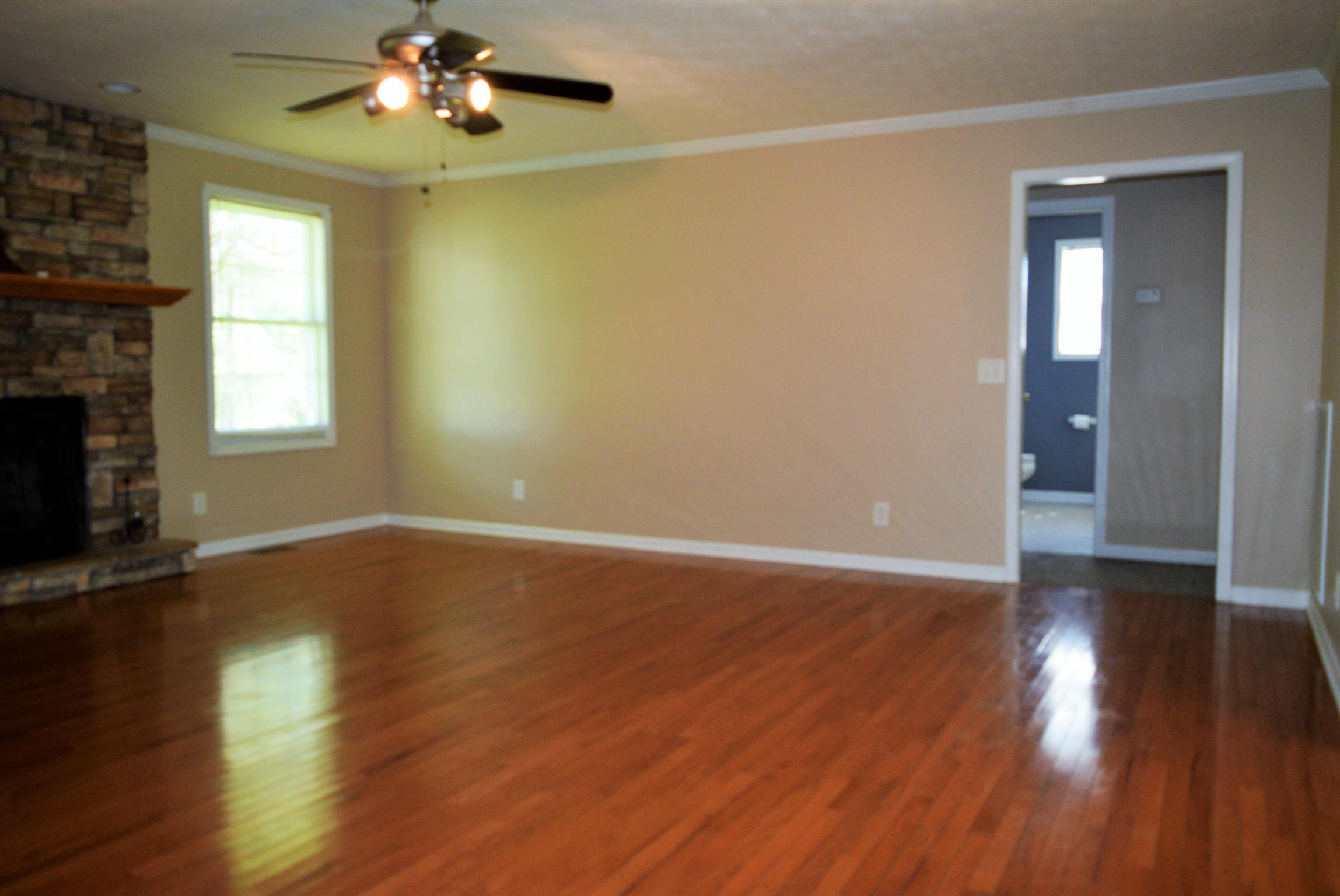 4893 Albright Road Clarksville, TN 37043 - Photo 7 of 20 Great hardwood flooring, ceiling fans in most rooms!