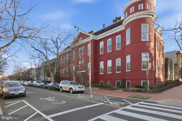 $530,000 | 301 G Street Northeast, Unit 32, Washington, DC 20002