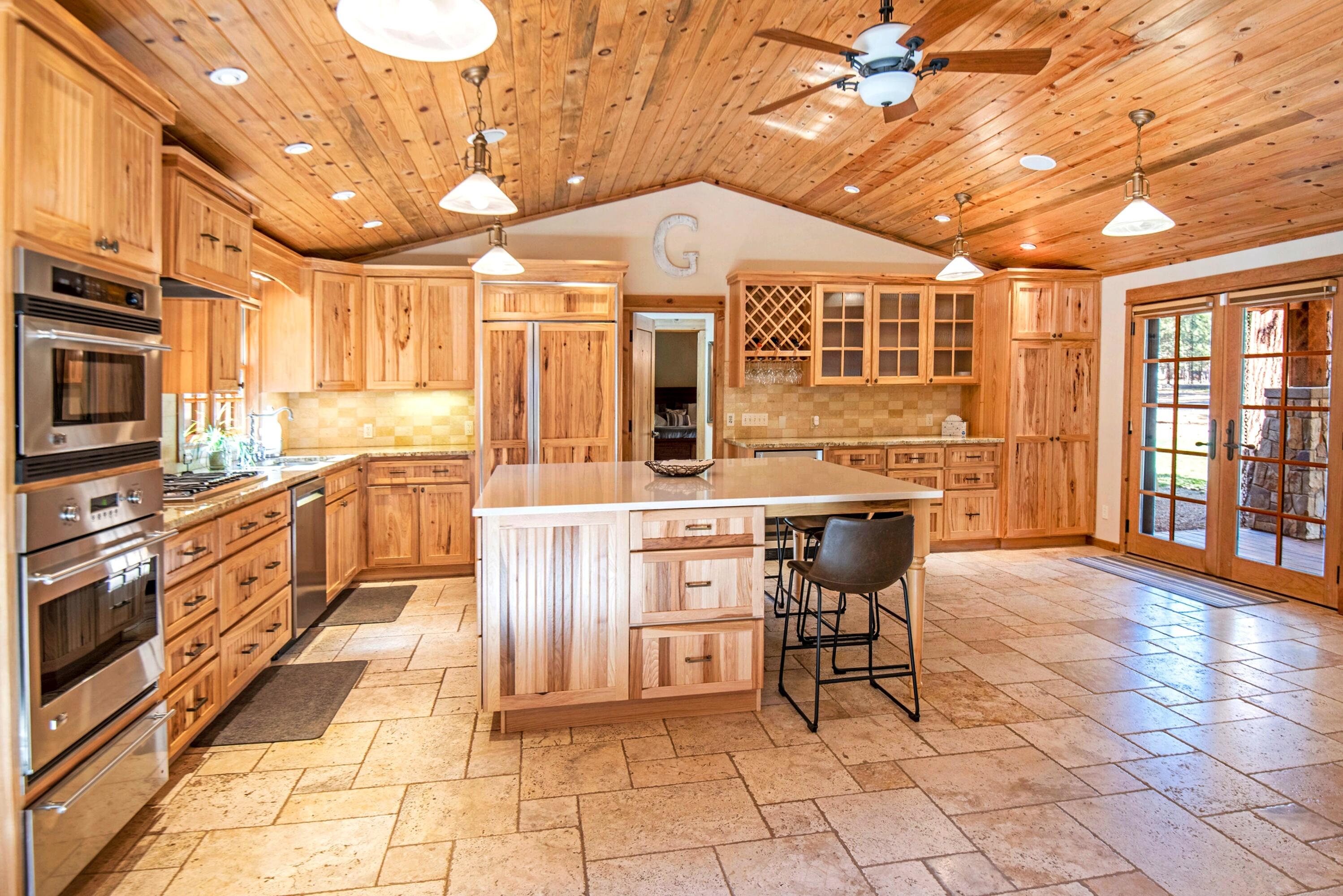 14402 Crossroads Loop Sisters, OR 97759 - Photo 8 of 50 8