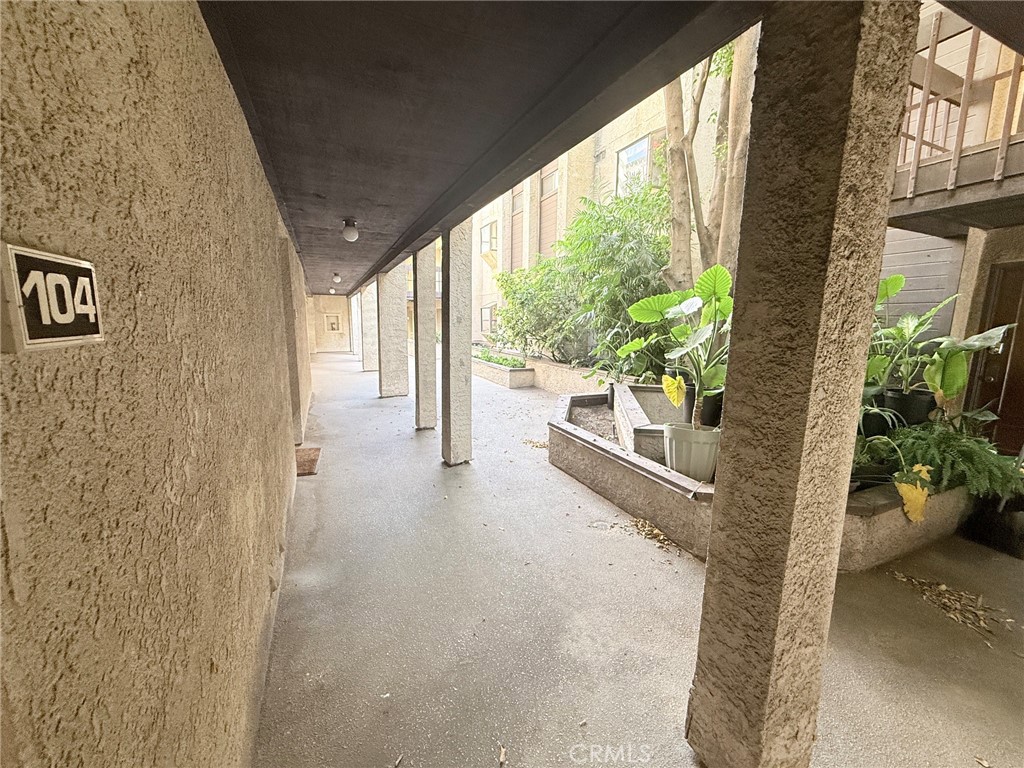 2121 Scott Road, Unit 104 Burbank, CA 91504 - Photo 4 of 27 Exterior by Peter Yahiayan - CALL FOR ALL YOUR REAL ESTATE NEEDS