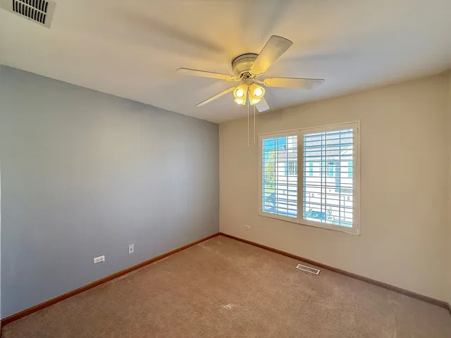 $1,900 | 616 Windsor Drive, Unit D, Fox Lake, IL 60020