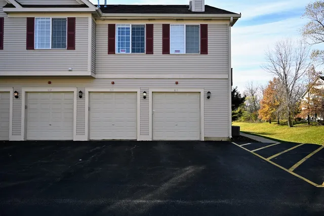 $1,900 | 616 Windsor Drive, Unit D, Fox Lake, IL 60020
