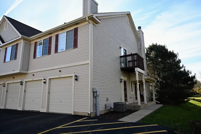 $1,900 | 616 Windsor Drive, Unit D, Fox Lake, IL 60020