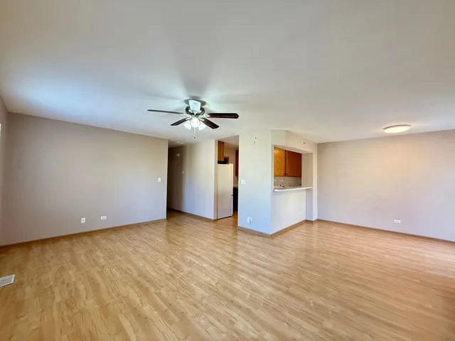 $1,900 | 616 Windsor Drive, Unit D, Fox Lake, IL 60020