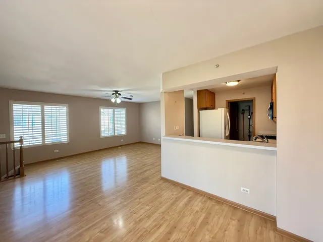 $1,900 | 616 Windsor Drive, Unit D, Fox Lake, IL 60020