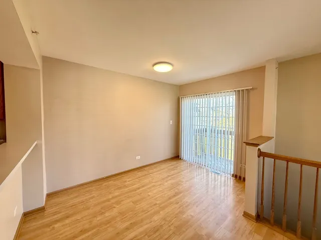 $1,900 | 616 Windsor Drive, Unit D, Fox Lake, IL 60020