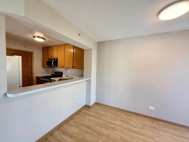 $1,900 | 616 Windsor Drive, Unit D, Fox Lake, IL 60020