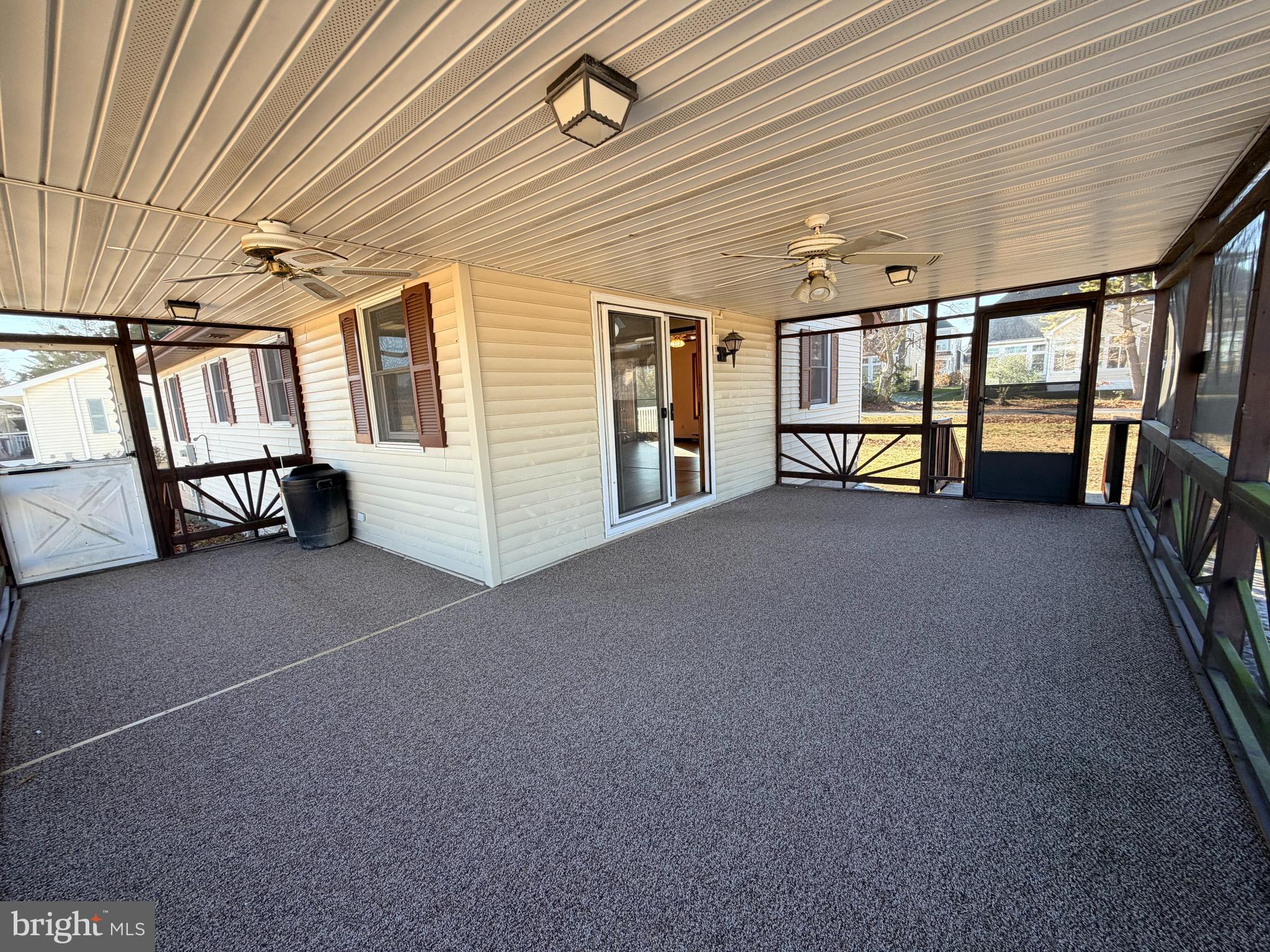 31461 Hope Street Ocean View, DE 19970 - Photo 4 of 20 a view of a livingroom with furniture