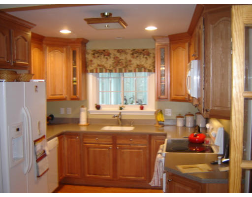 193 Main Road Westport, MA 02790 - Photo 3 of 4 Gallery Image 3