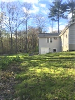 83 Rockingham Road Londonderry, NH 03053 - Photo 18 of 23