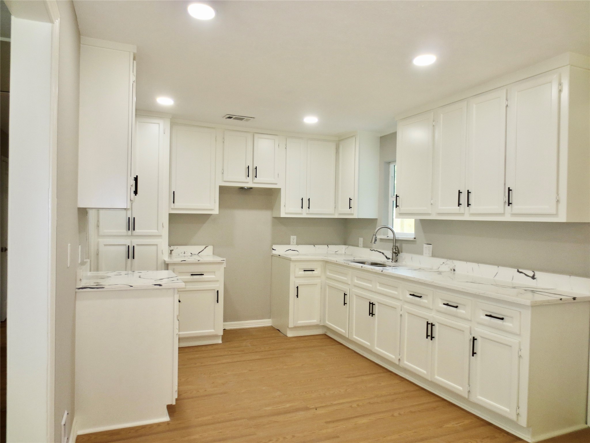 2722 Parker Road, Unit B Houston, TX 77093 - Photo 1 of 12