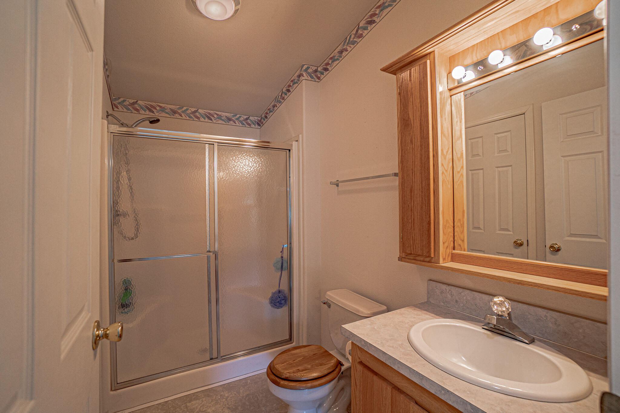 445 Lani Way Talent, OR 97540 - Photo 13 of 27 DSC05096-HDR
