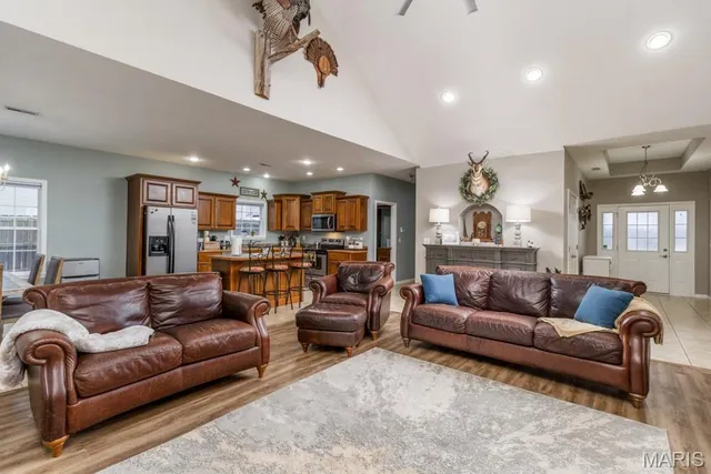 $274,900 | 19904 Divine Road, Lebanon, MO 65536