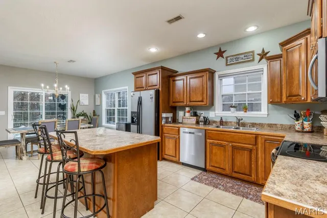 $274,900 | 19904 Divine Road, Lebanon, MO 65536