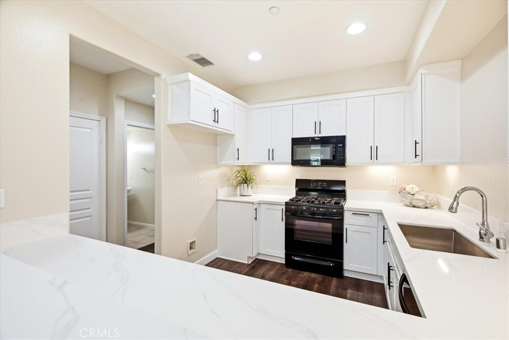 27 Whitworth Ladera Ranch, CA 92694 - Photo 11 of 33