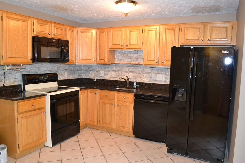 31 East Bluff Road, Unit 31 Ashland, MA 01721 - Photo 7 of 26