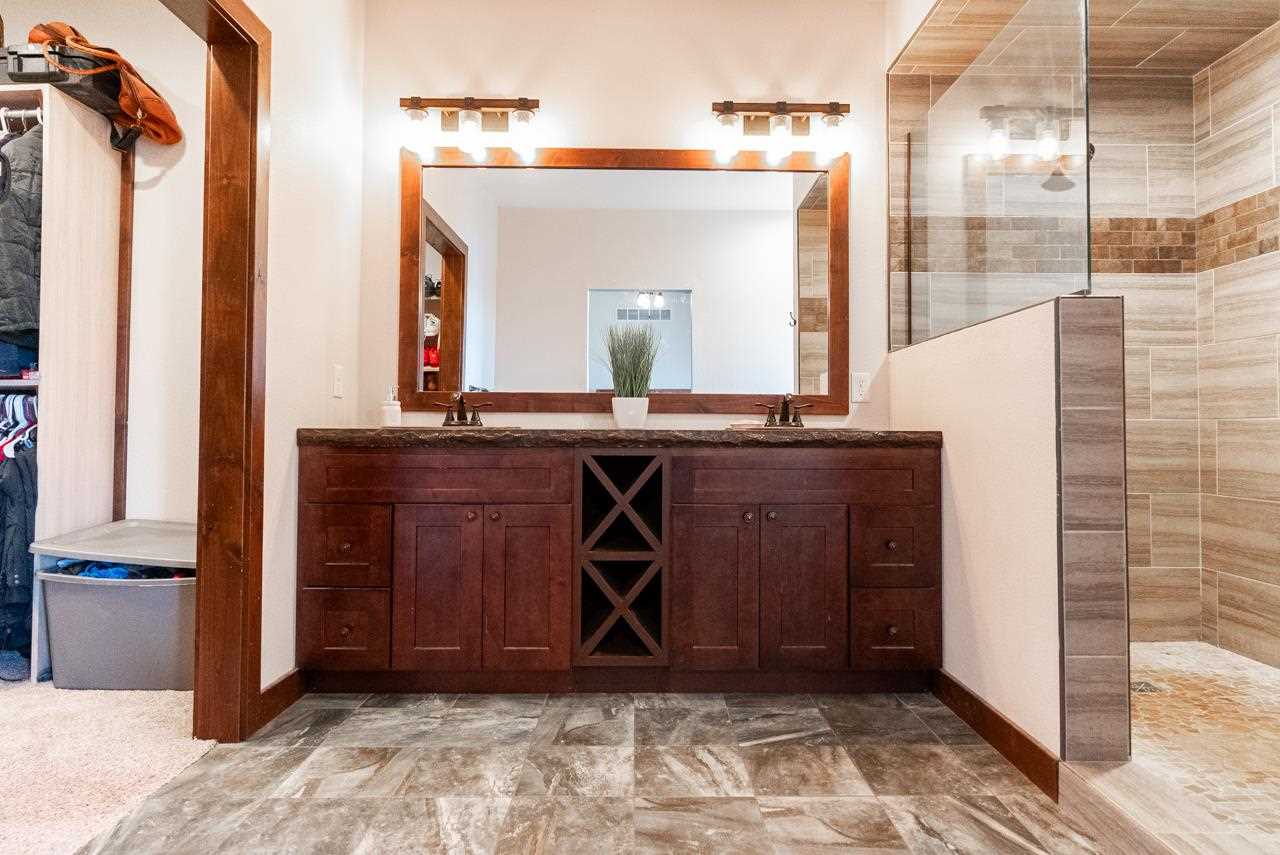 25671 Golden Pond Road Southeast Lone Tree, IA 52755 - Photo 13 of 31 Gallery Image 13