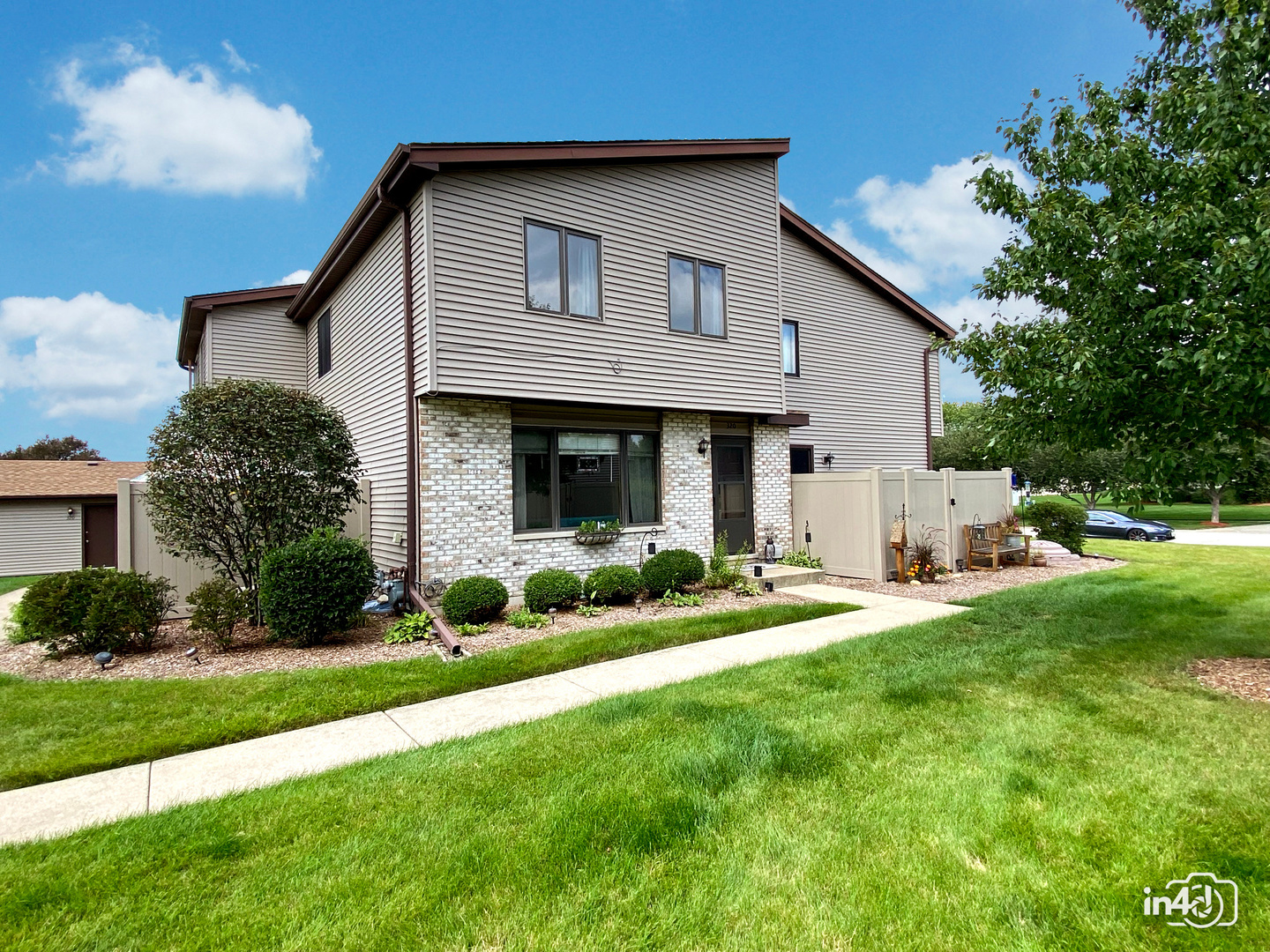 320 Circlegate Road New Lenox, IL 60451 - Photo 1 of 32