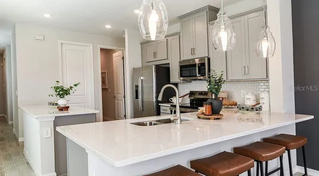 $389,999 | 765 Steel Drive, Ruskin, FL 33570