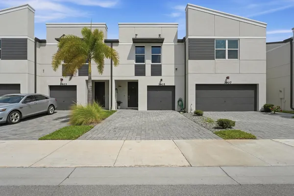 $364,999 | 3905 Southeast Mentmore Lane, Stuart, FL 34997