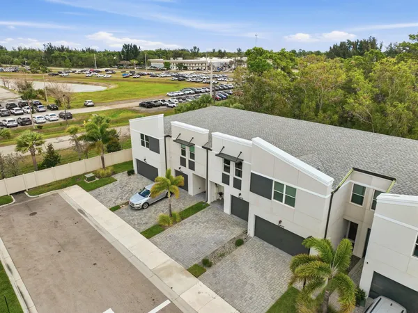 $364,999 | 3905 Southeast Mentmore Lane, Stuart, FL 34997