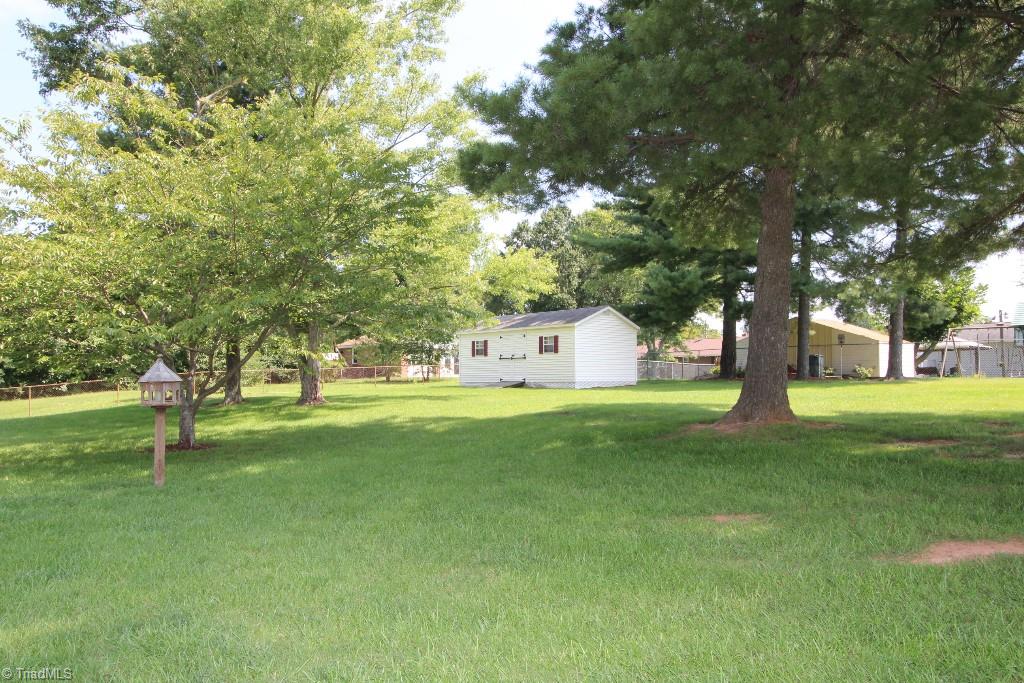155 Robbins Road Winston-Salem, NC 27107 - Photo 17 of 20 Gallery Image 17