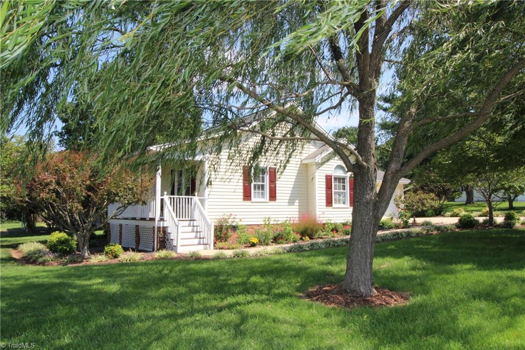 155 Robbins Road Winston-Salem, NC 27107 - Photo 3 of 20 Gallery Image 3