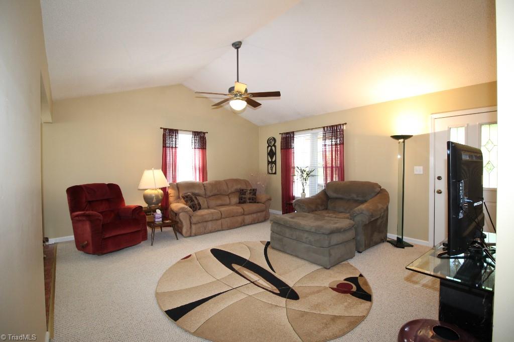 155 Robbins Road Winston-Salem, NC 27107 - Photo 6 of 20 Gallery Image 6