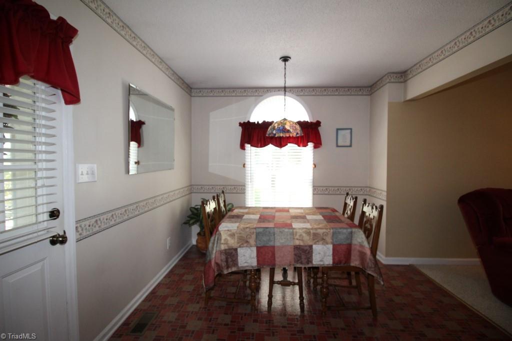 155 Robbins Road Winston-Salem, NC 27107 - Photo 7 of 20 Gallery Image 7