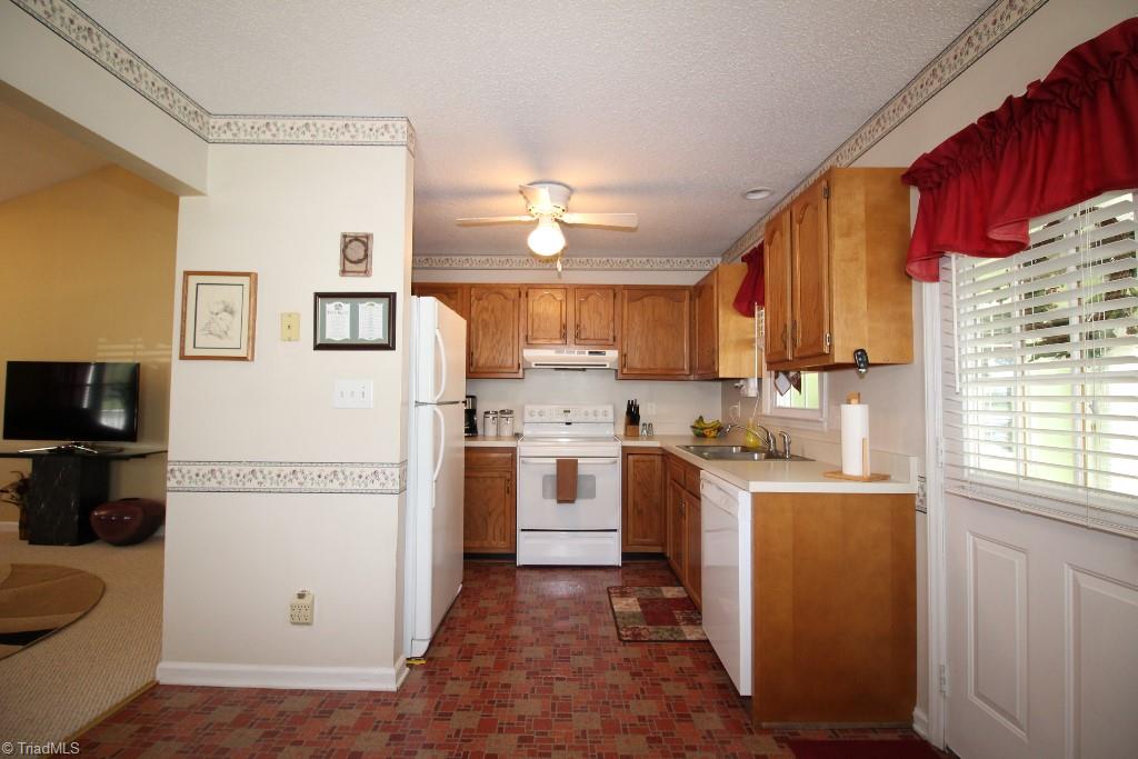 155 Robbins Road Winston-Salem, NC 27107 - Photo 8 of 20 Gallery Image 8