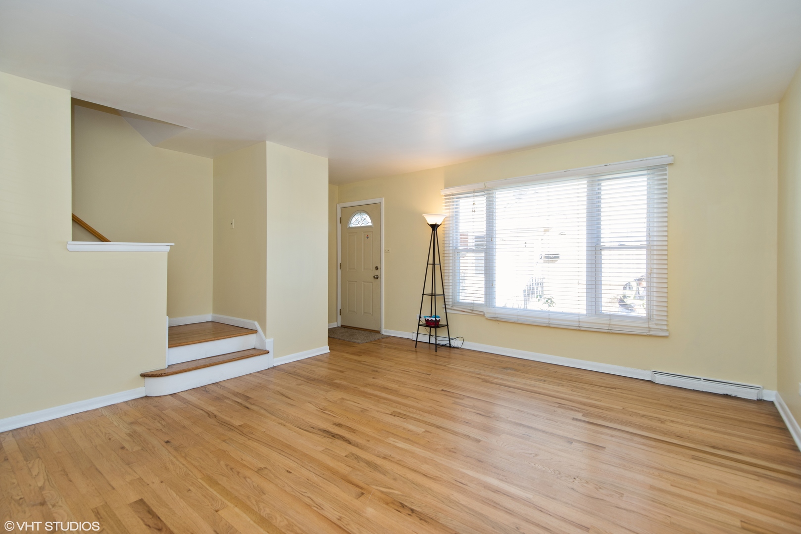 9509 Gross Point Road, Unit E Skokie, IL 60076 - Photo 4 of 14