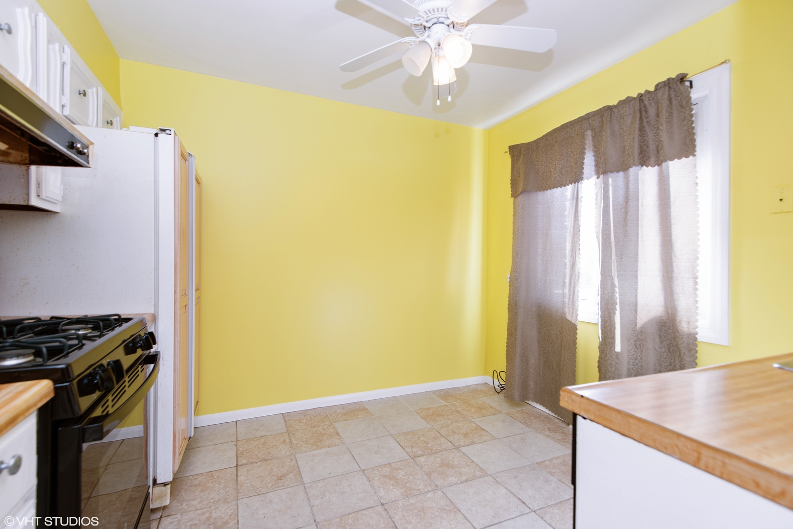9509 Gross Point Road, Unit E Skokie, IL 60076 - Photo 5 of 14