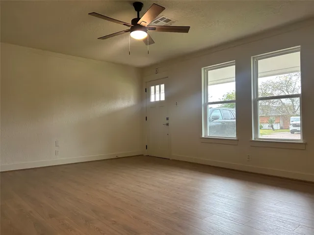 $197,499 | 923 West 9th Street, Freeport, TX 77541