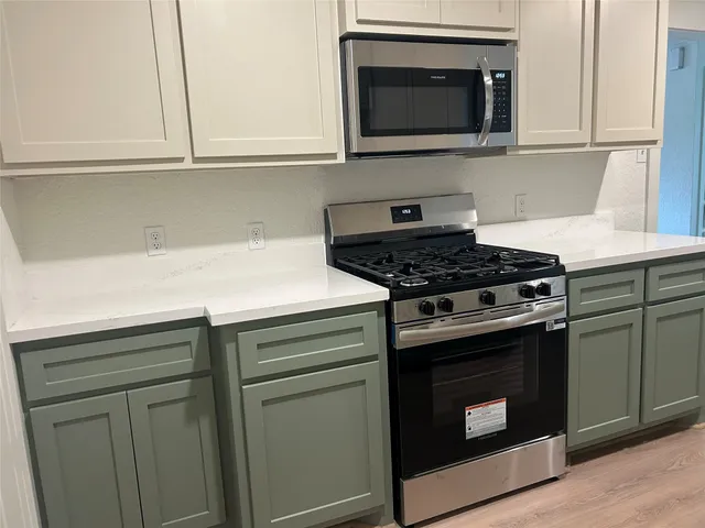 $197,499 | 923 West 9th Street, Freeport, TX 77541