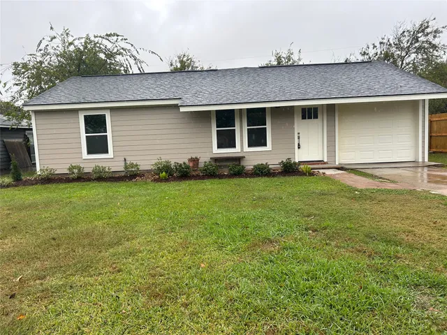 $197,499 | 923 West 9th Street, Freeport, TX 77541
