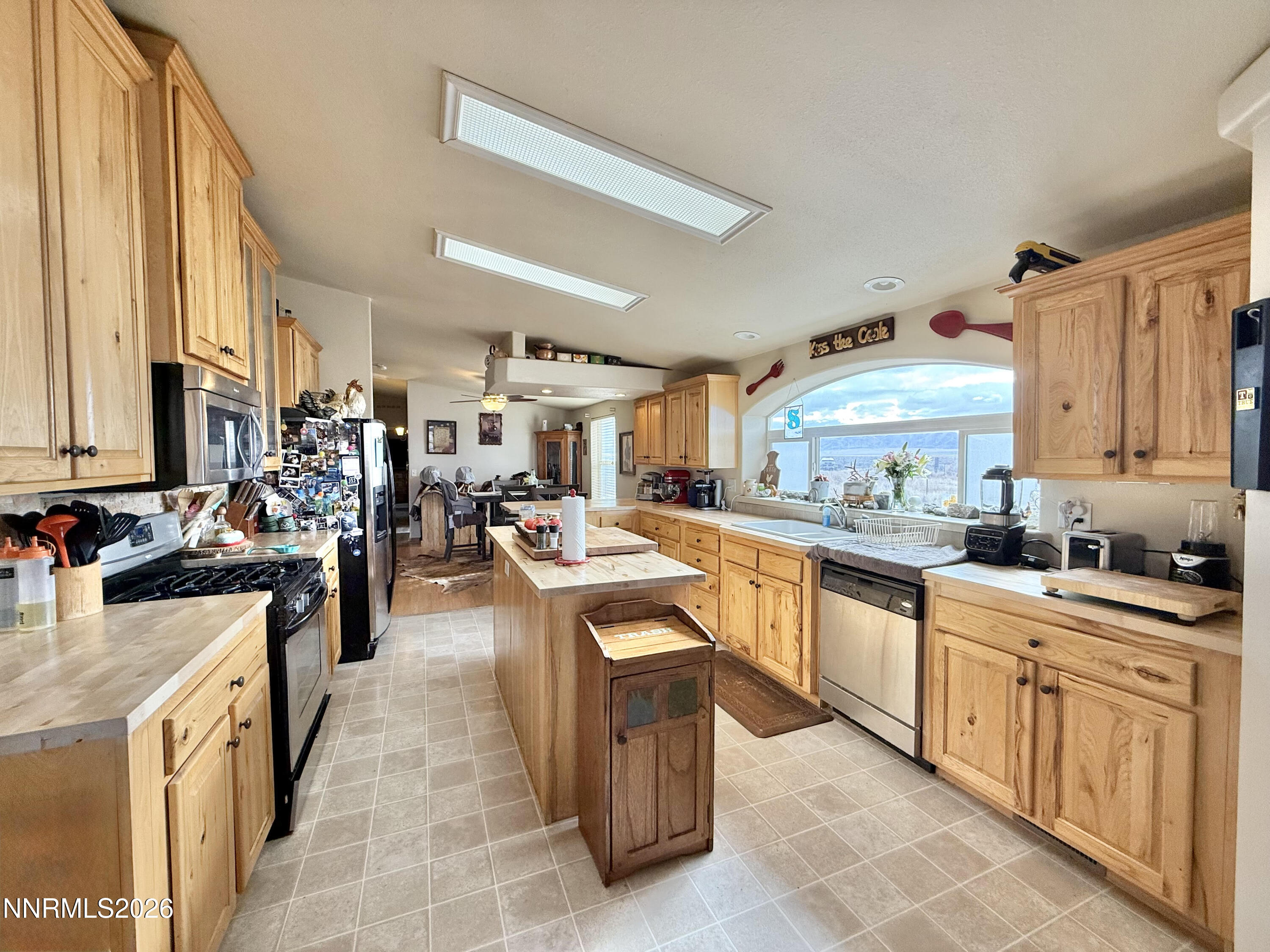 2160 East Horseshoe Road Battle Mountain, NV 89820 - Photo 17 of 41 2160 Horseshoe kitchen