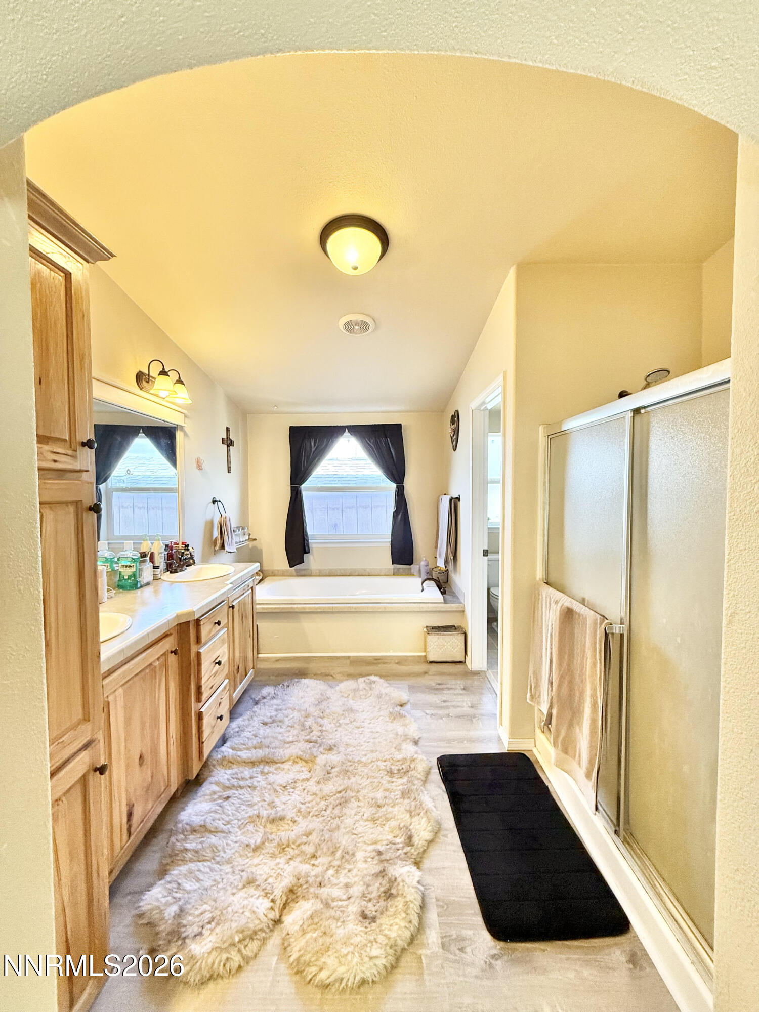 2160 East Horseshoe Road Battle Mountain, NV 89820 - Photo 34 of 41 2160 Horseshoe master bath