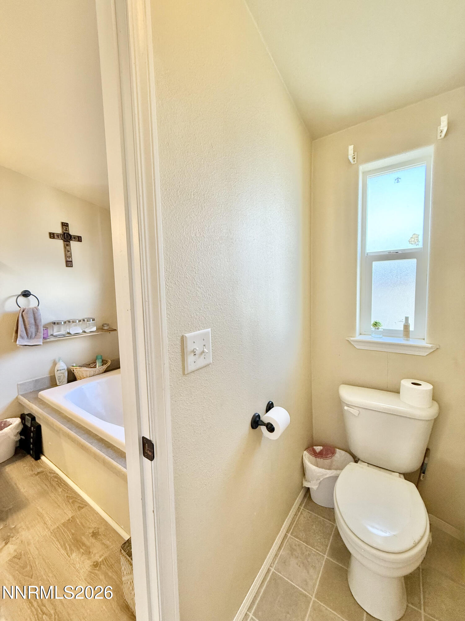 2160 East Horseshoe Road Battle Mountain, NV 89820 - Photo 36 of 41 2160 Horseshoe master bath