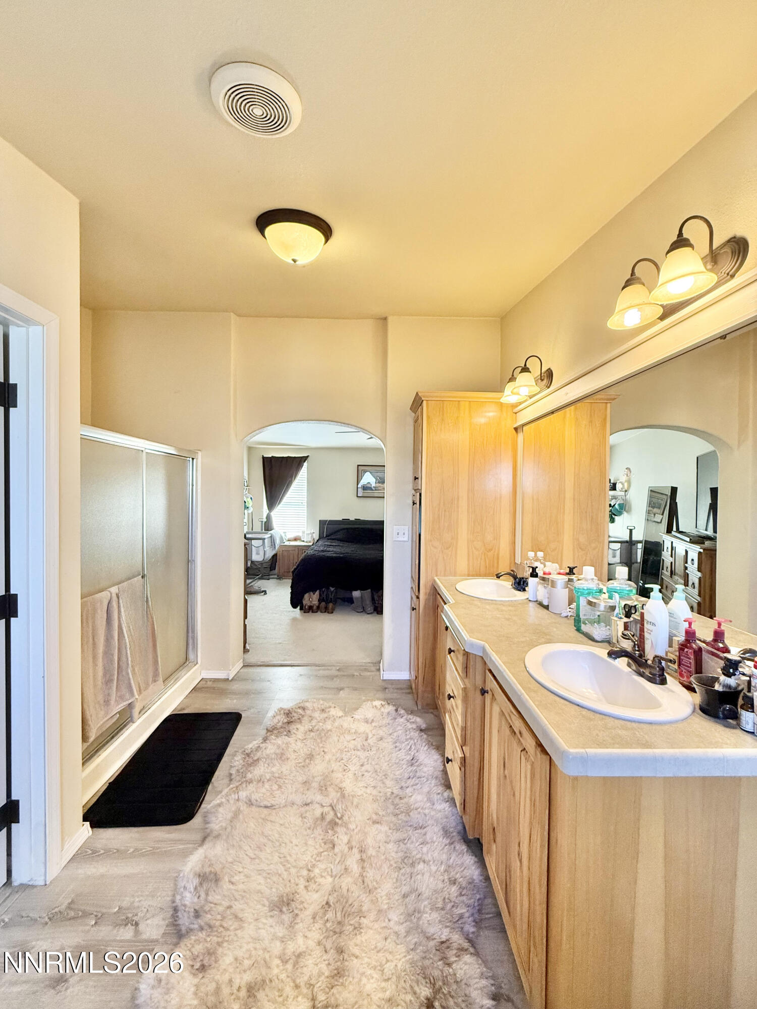 2160 East Horseshoe Road Battle Mountain, NV 89820 - Photo 37 of 41 2160 Horseshoe master bath